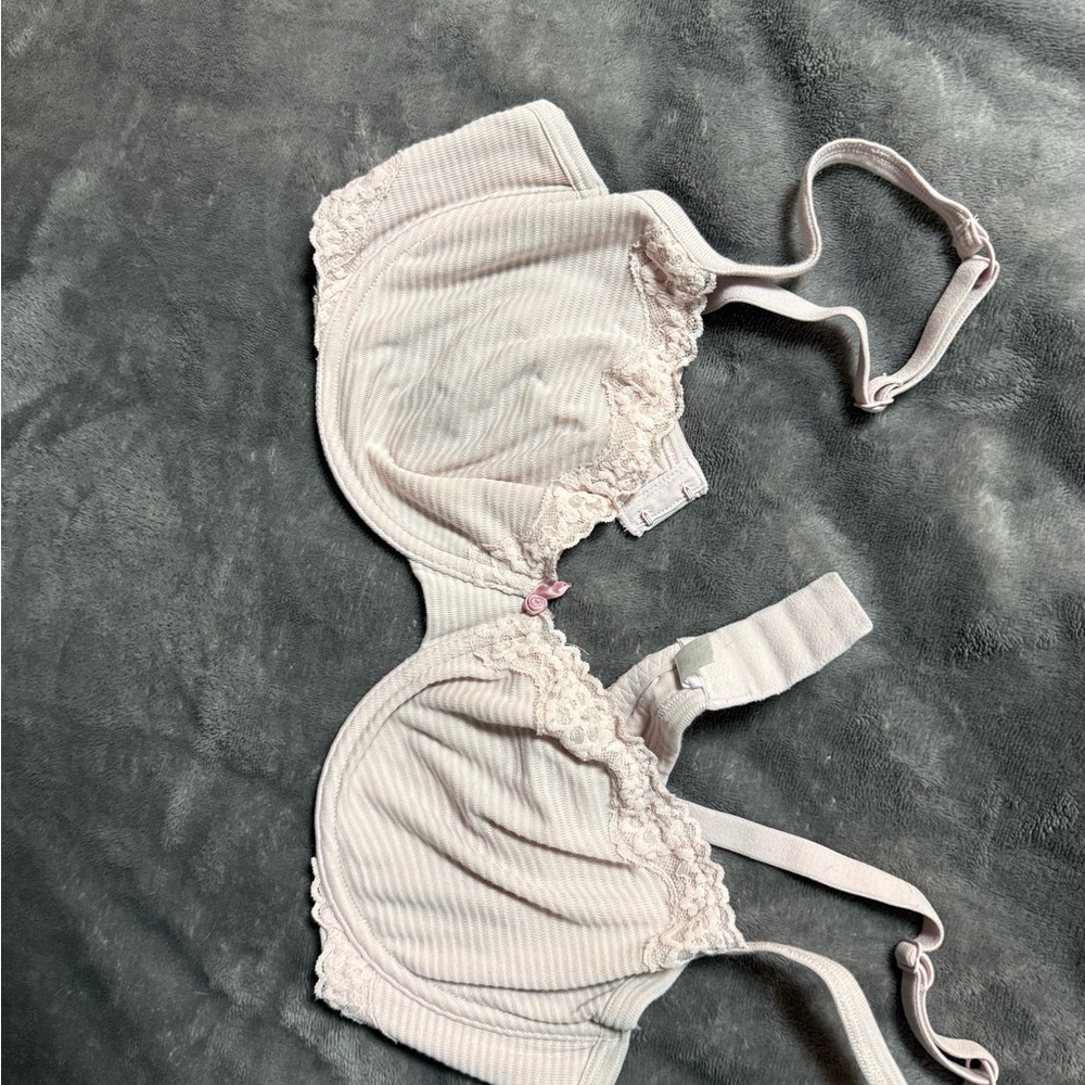 Victoria's Secret Pale Pink Lace-Trim Underwire Bra